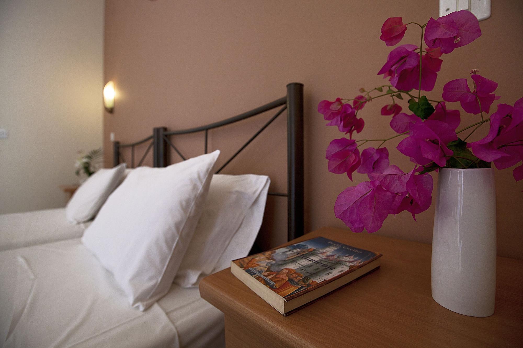 טולון Epidavria Hotel מראה חיצוני תמונה