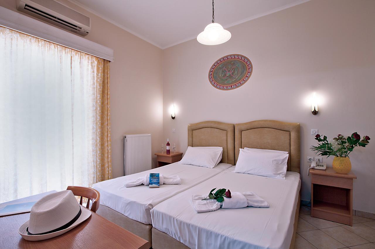 טולון Epidavria Hotel מראה חיצוני תמונה