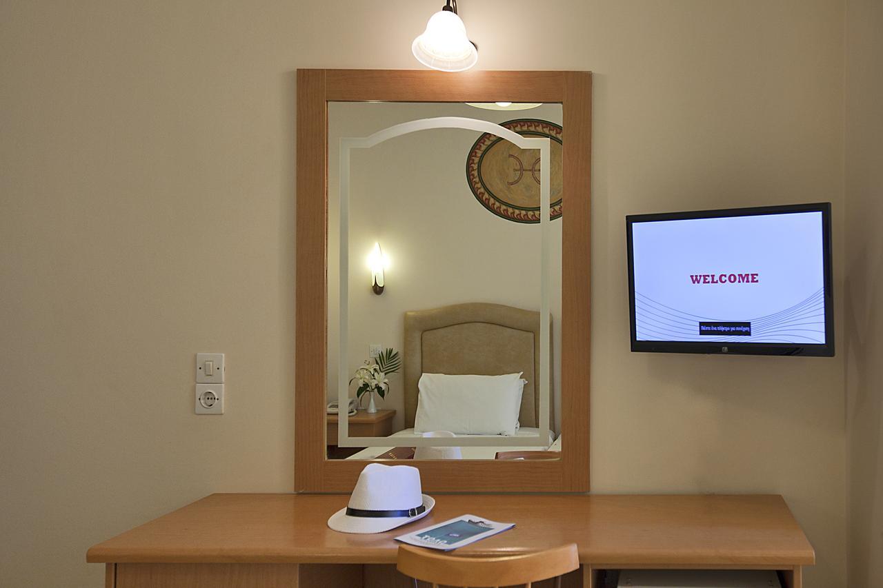 טולון Epidavria Hotel מראה חיצוני תמונה