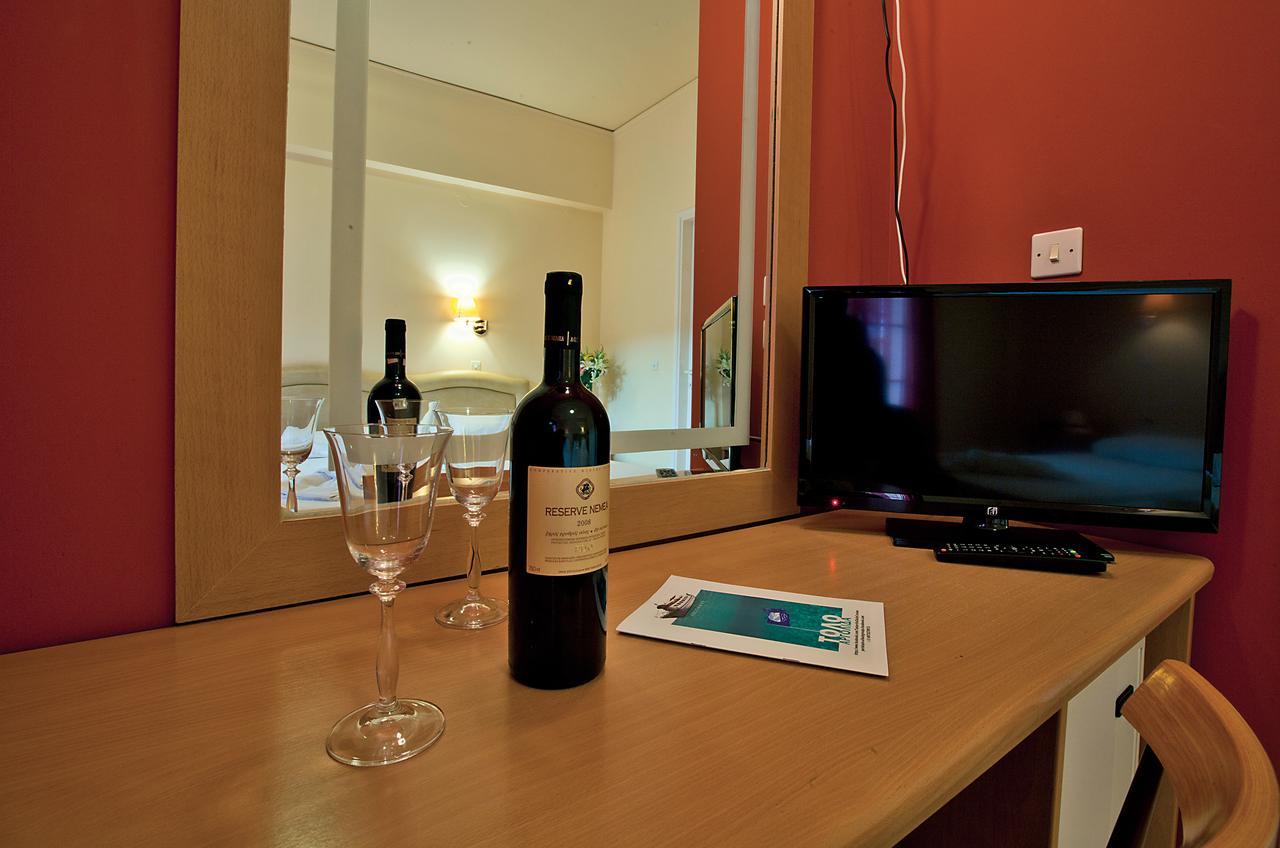 טולון Epidavria Hotel מראה חיצוני תמונה